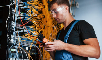 Reducing Server Maintenance Risks for Growing Businesses in Bangladesh